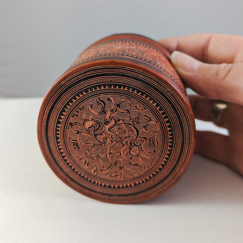 Load image into Gallery viewer, Vintage Betel Nut Lacquer Box
