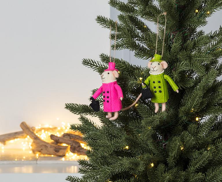 Load image into Gallery viewer, The Queen Mum Mouse Ornament
