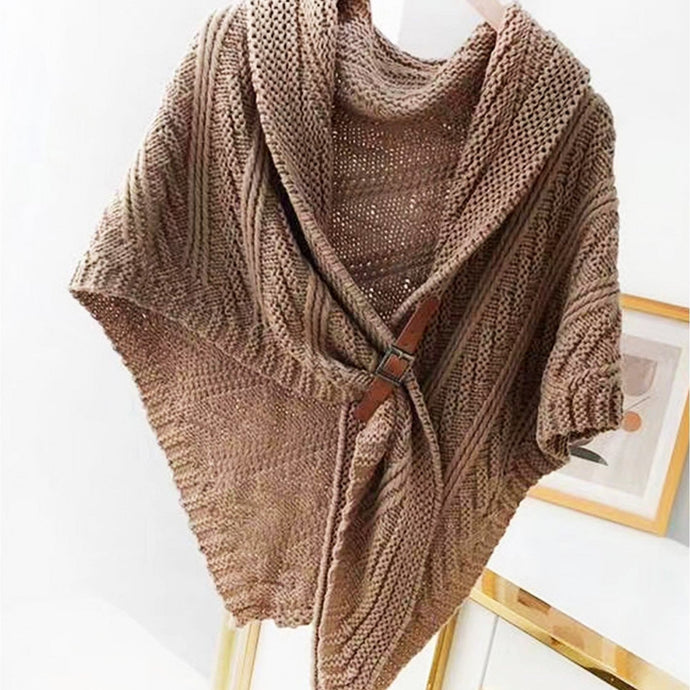 Buckle Detail Knit Wrap in Latte