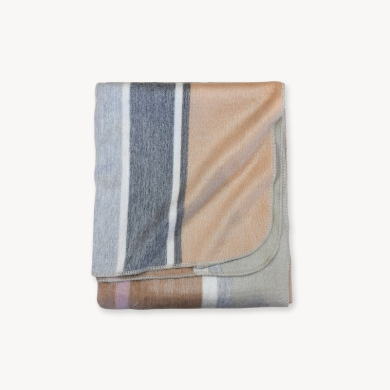 Load image into Gallery viewer, Alpaca Blend Double Blanket in Tumbleweed
