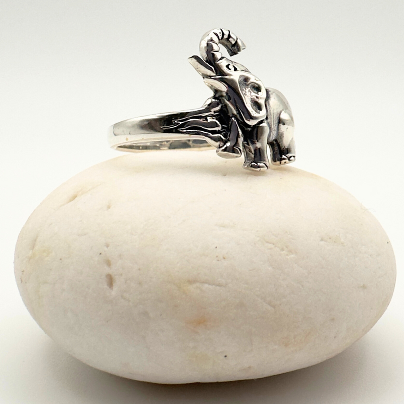Load image into Gallery viewer, Silver ring with a detailed design on a white stone
