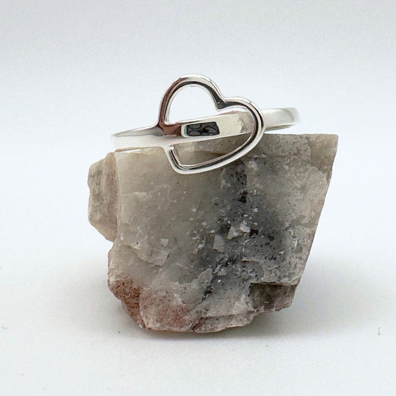 Load image into Gallery viewer, Open Heart Ring
