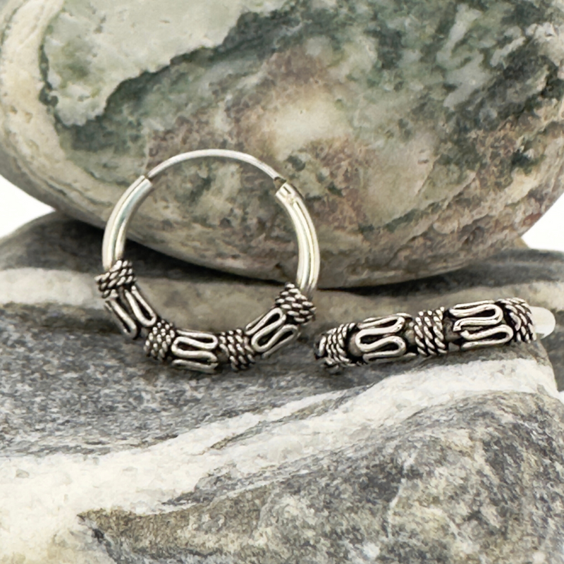 Load image into Gallery viewer, Bali-Inspired Sterling Silver Hoops – Small 19mm Sleeper Style
