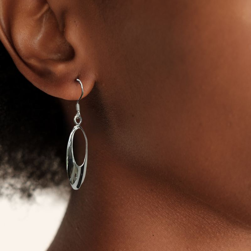 Load image into Gallery viewer, Contemporary Oval Drop Earrings – Shiny Sterling Silver

