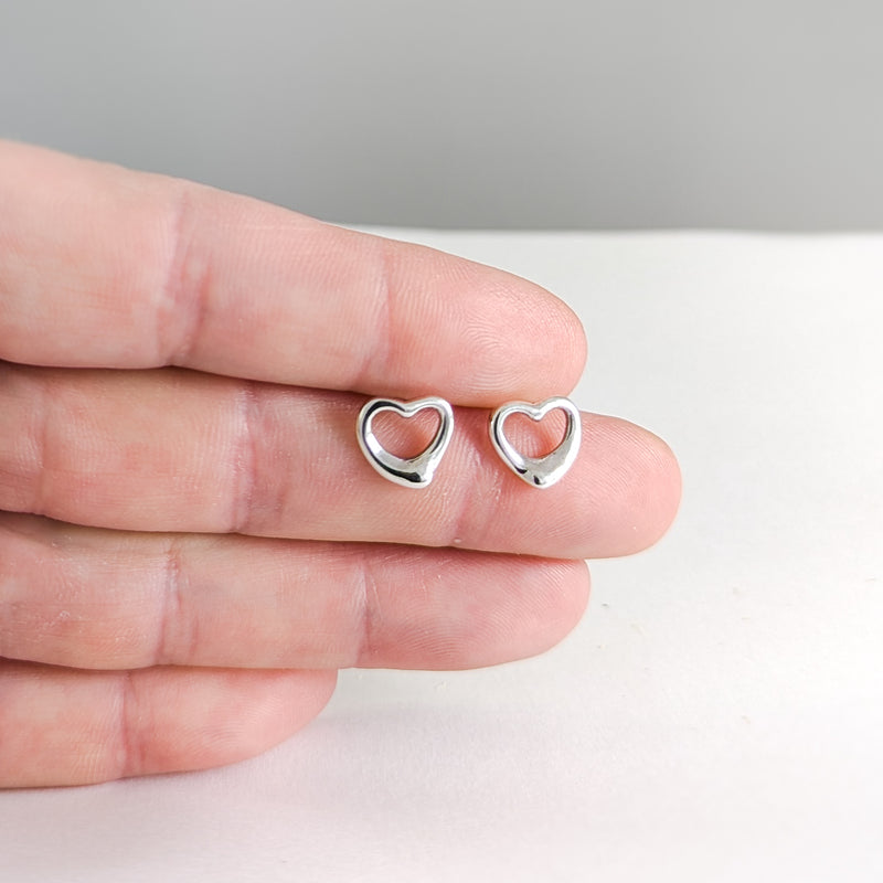 Load image into Gallery viewer, An Open Heart Stud Earrings in Sterling Silver
