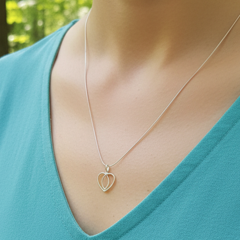 Load image into Gallery viewer, Love in Motion Necklace
