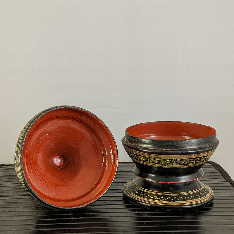 Load image into Gallery viewer, Vintage Decorative Alms Bowl

