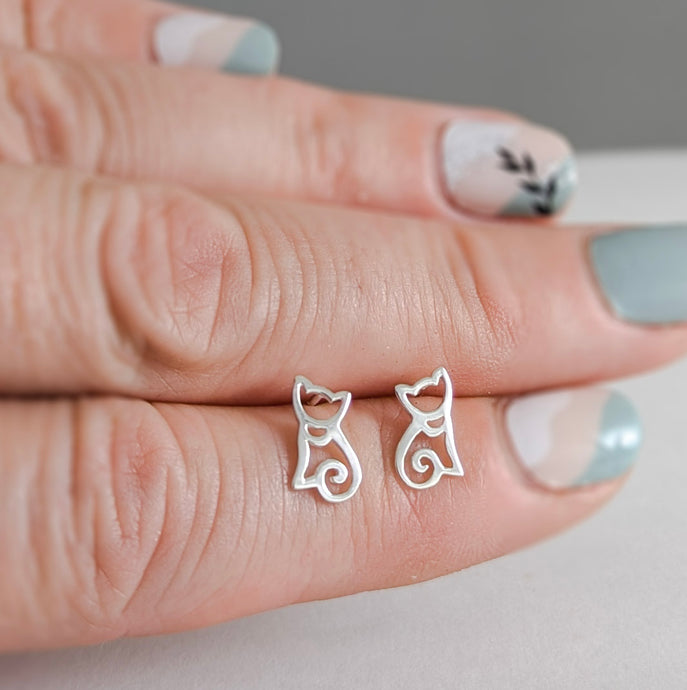 Kitten Silhouette Post Earrings in Sterling Silver