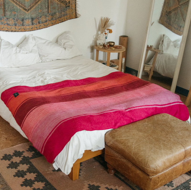 Load image into Gallery viewer, Alpaca Blend Throw, Lipstick
