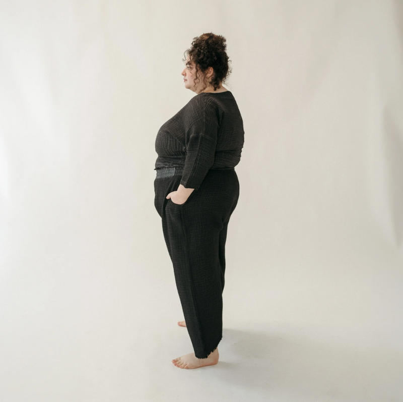 Load image into Gallery viewer, Crinkle Cotton Plus Size Palazzo Pants in Black
