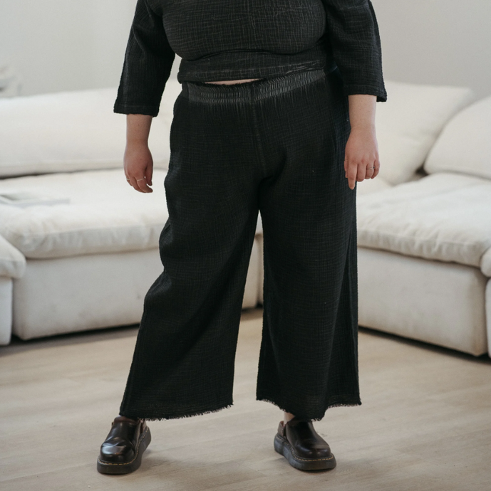 Crinkle Cotton Plus Size Palazzo Pants in Black