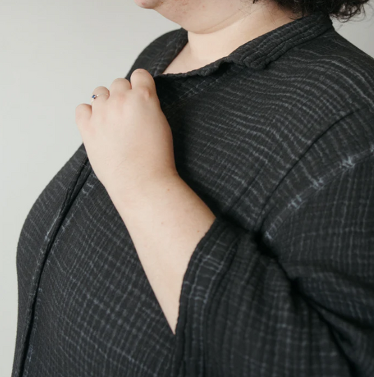 Crinkle Shirt Dress in Black, One Size in Plus