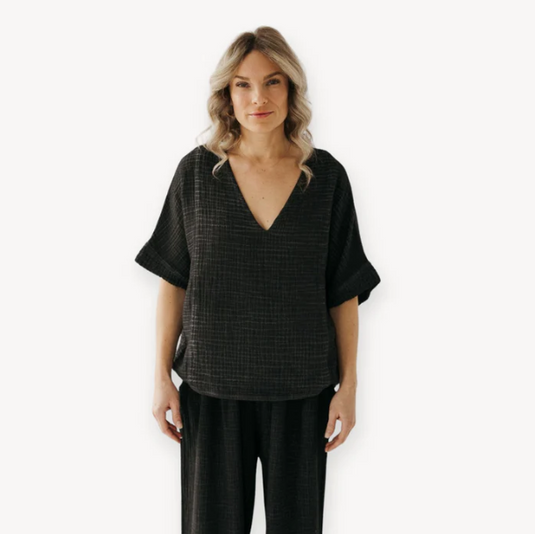 Crinkle V Neck Top in Black, One-Size