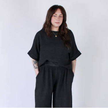 Crinkle Cotton Boat Top in Black