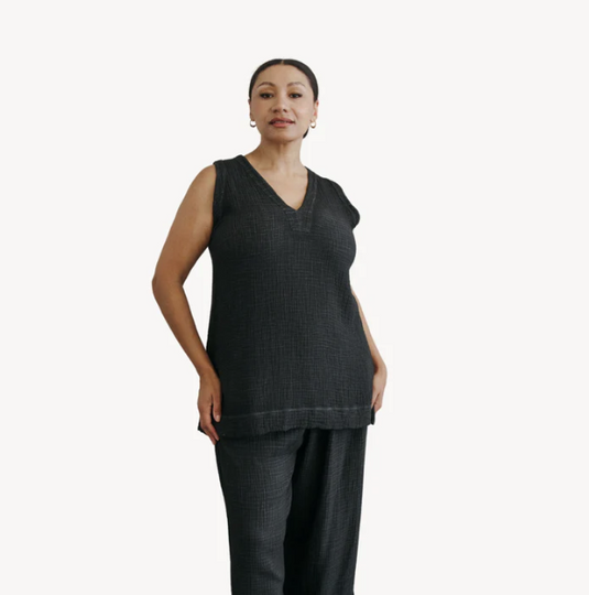 Crinkle Cotton Tunic Top in Black