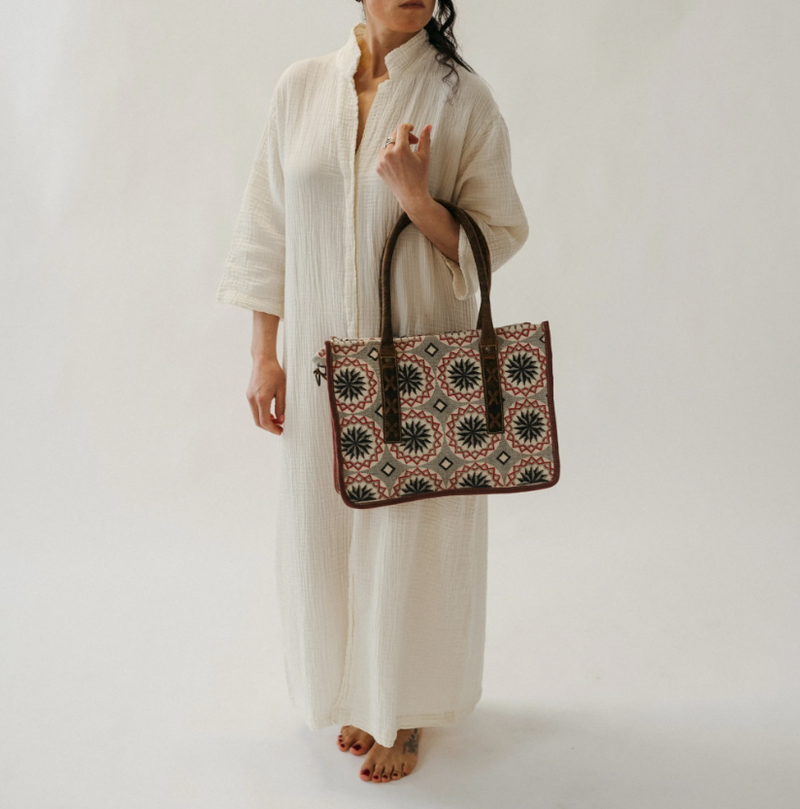 Load image into Gallery viewer, Jasmine Messenger Bag
