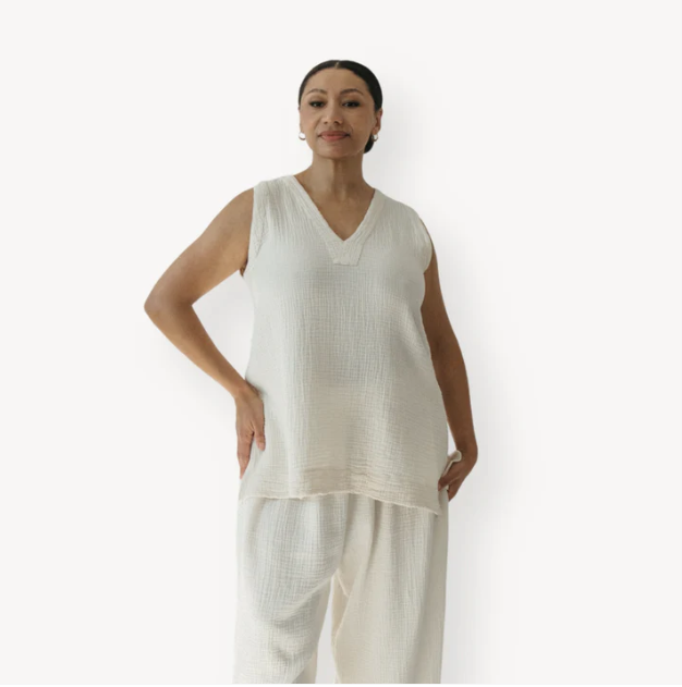 Load image into Gallery viewer, Crinkle Cotton Tunic Top in Cream
