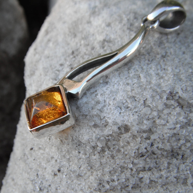 Load image into Gallery viewer, Sleek Amber Necklace in Sterling Silver
