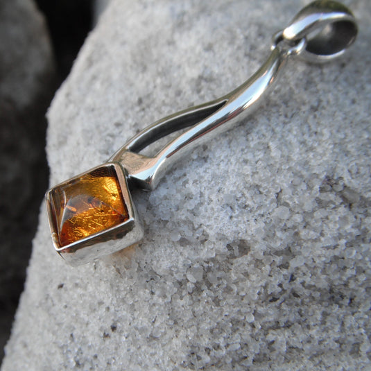 Sleek Amber Necklace in Sterling Silver