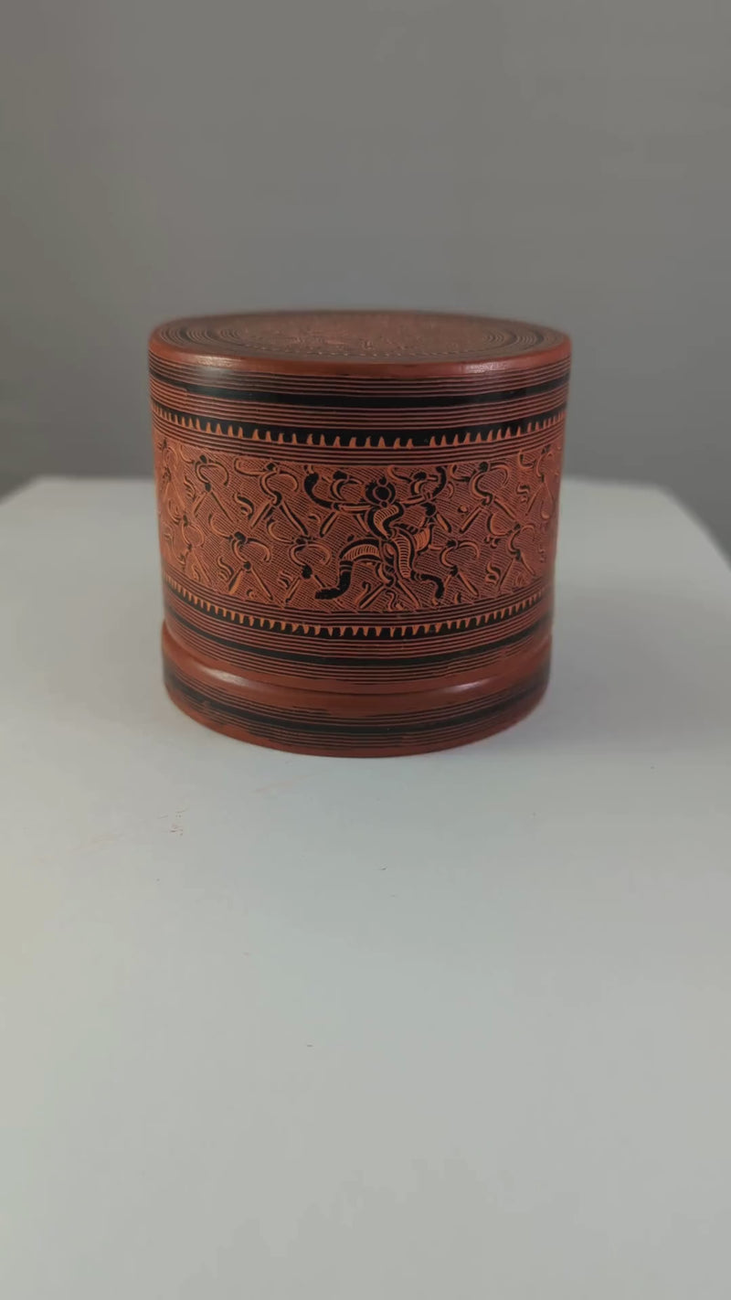 Load and play video in Gallery viewer, Vintage Betel Nut Lacquer Box
