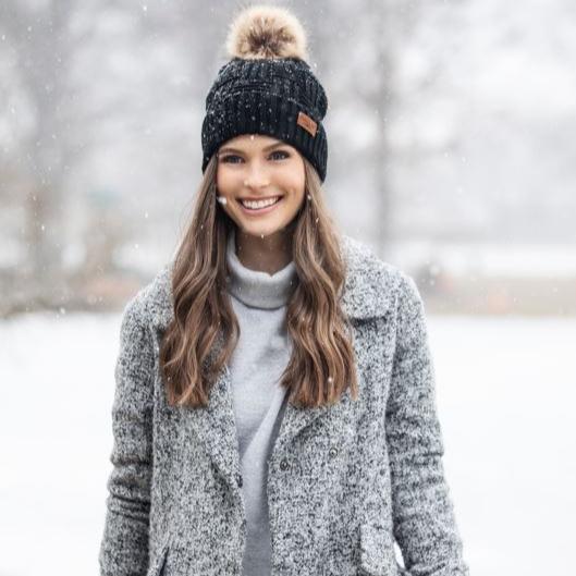 Knit Basket Weave Pom Hat in Black