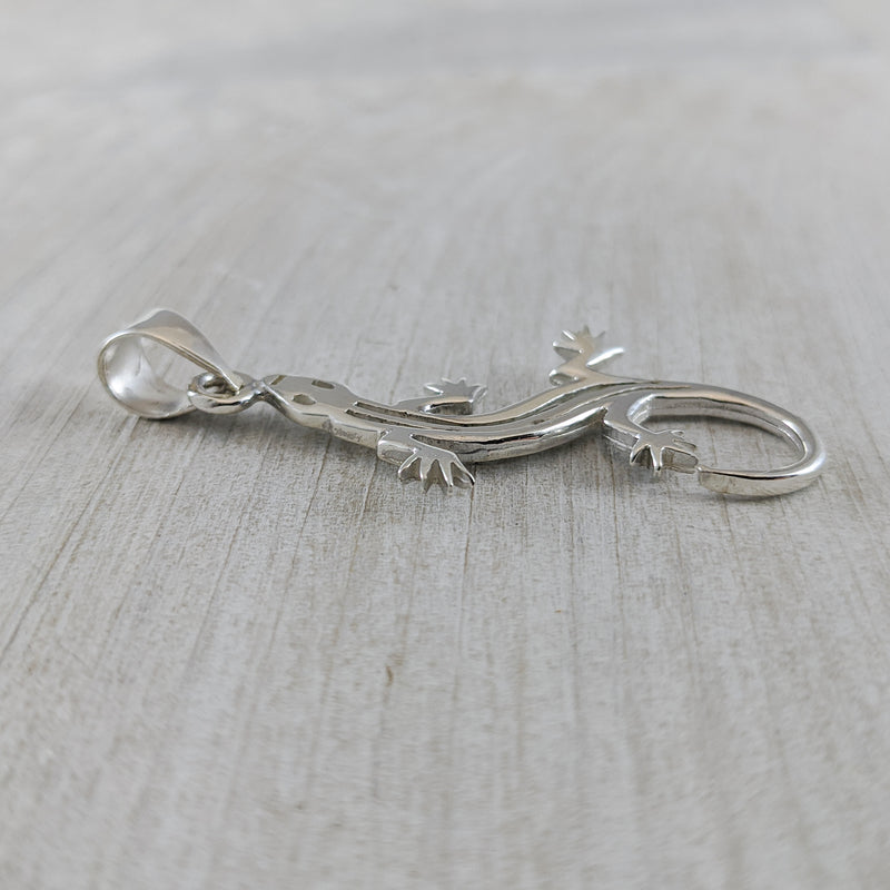 Load image into Gallery viewer, Sleek Lizard Pendant, Sterling Silver
